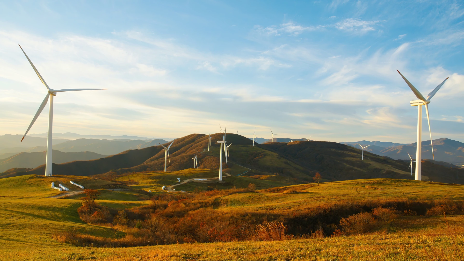 风车 丘陵 日落 草原 12k风景壁纸 MACGF.COM