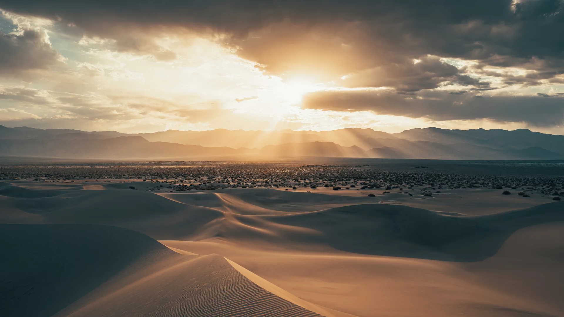 沙漠 夕阳 唯美 阳光 12k风景壁纸 MACGF.COM