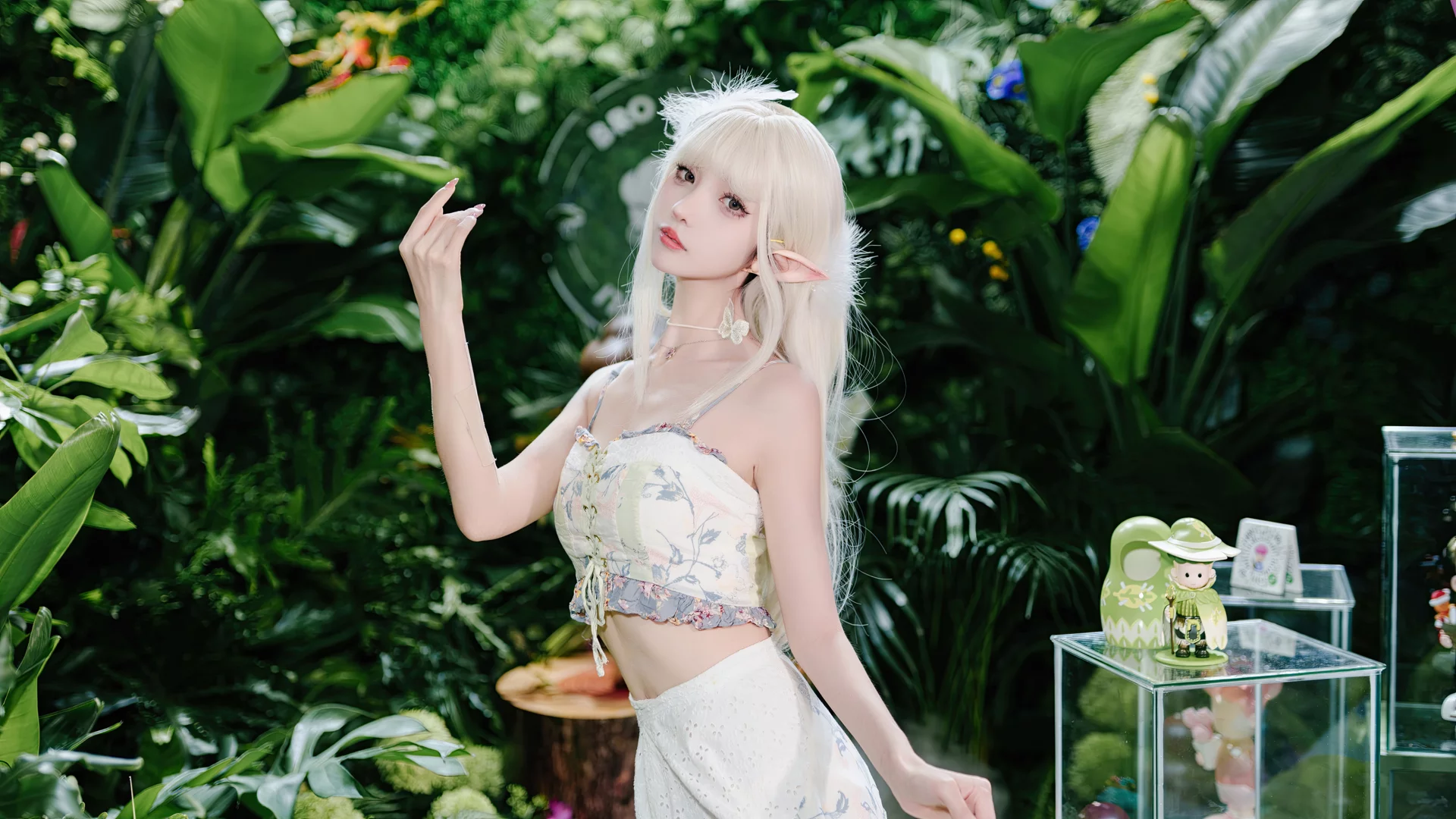 森林 精灵 森系 白发 12k美女壁纸