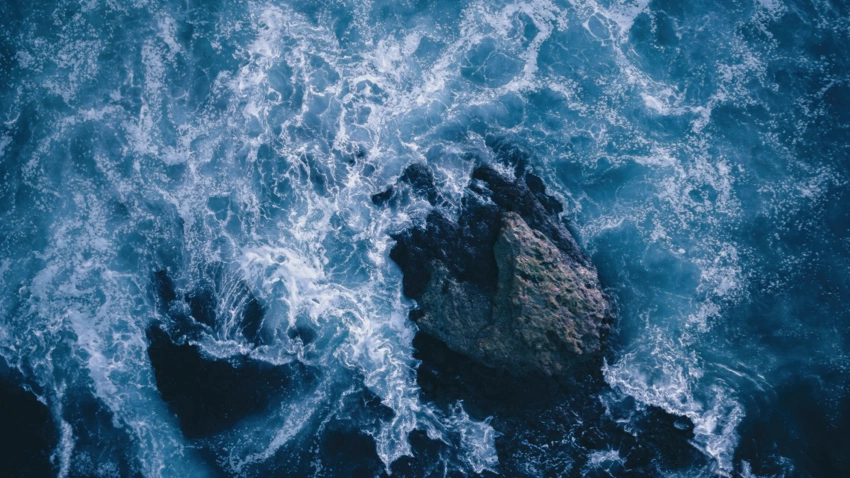 蓝色深海 海浪 饱和度海景 12k风景壁纸 - MACGF