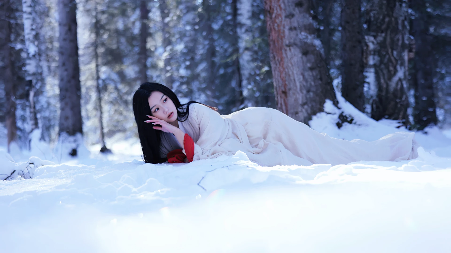 雪地 冬季 汉服 12k美女壁纸