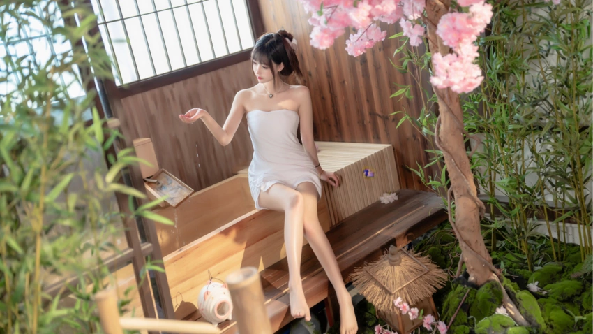温泉 桃花 女孩 纯欲风 浴袍 12k美女壁纸 - macGF