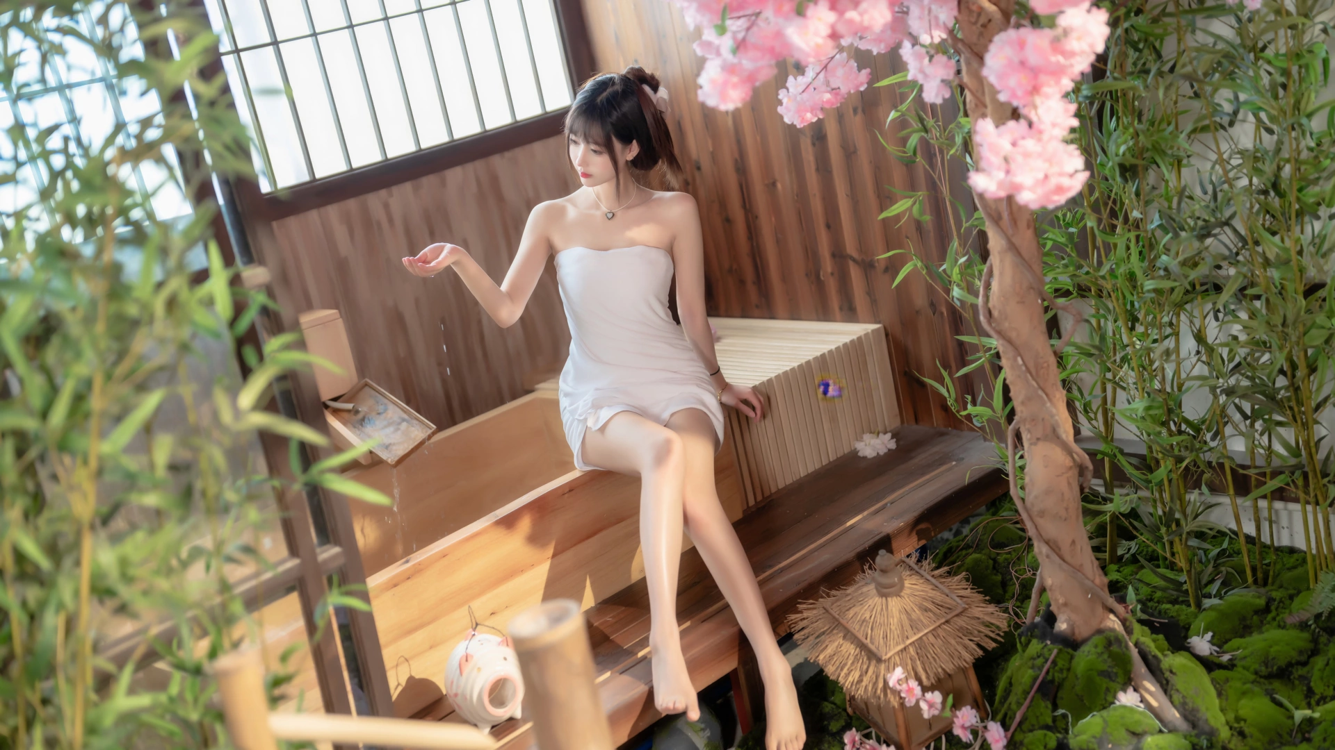 温泉 桃花 女孩 纯欲风 浴袍 12k美女壁纸
